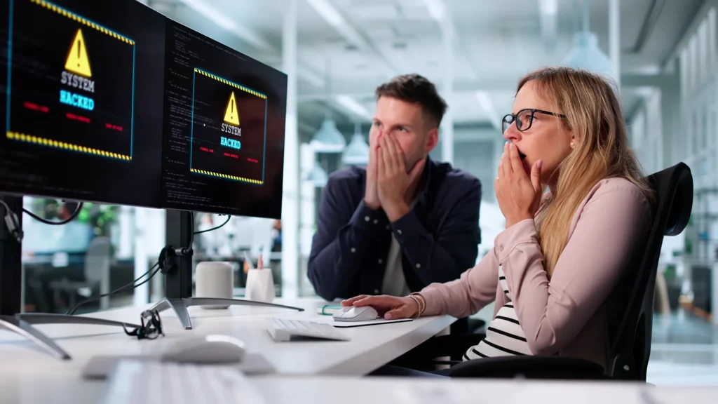 Cyber attaque en entreprise. Ordinateur bloqué.